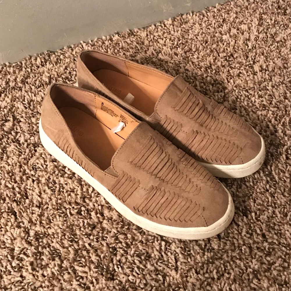 Mossimo Tan slip ons